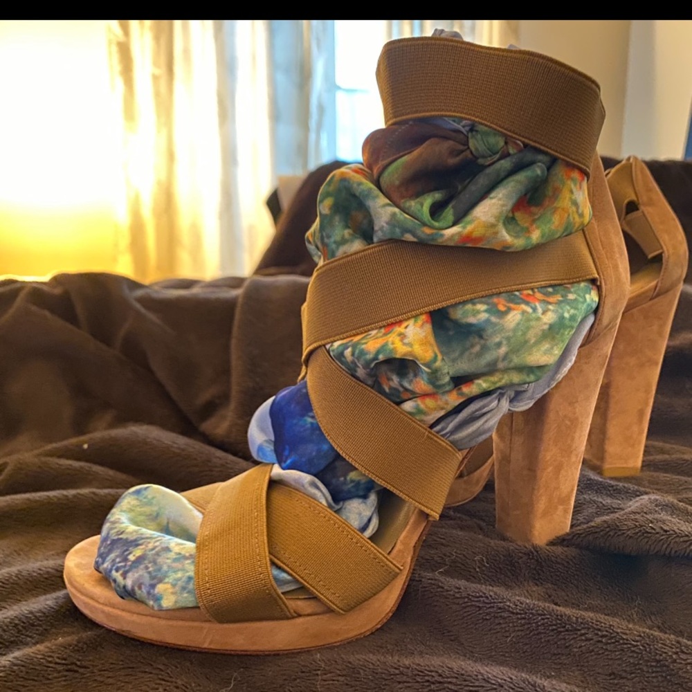 Beautiful, authentic Stuart Weismann heels.